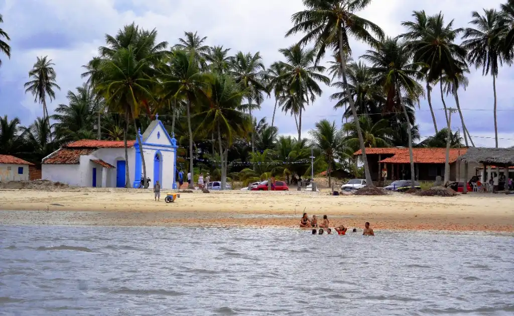 Imagem de destaque: Praia de Coqueirinho: guia completo
