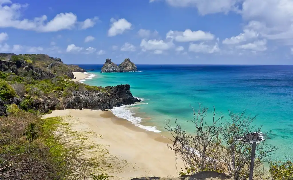 Imagem de destaque: Quanto custa uma viagem de 5 dias para Fernando de Noronha